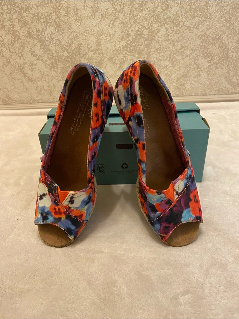 Toms pattern vibrant